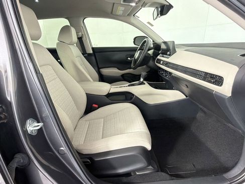 Certified 2025 Honda HR-V LX image 30