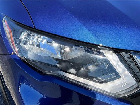 Used 2019 Nissan Rogue SV image 29