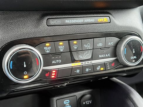 Certified 2022 Ford Escape SE w/ SE Sport Appearance Package image 23