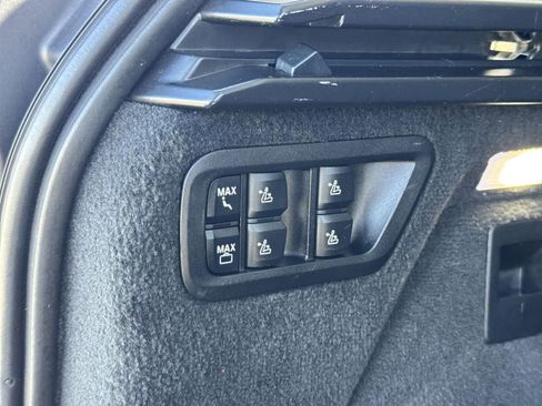 Used 2022 BMW X7 xDrive40i w/ Premium Package image 38