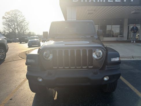 Used 2024 Jeep Wrangler Sport S image 2