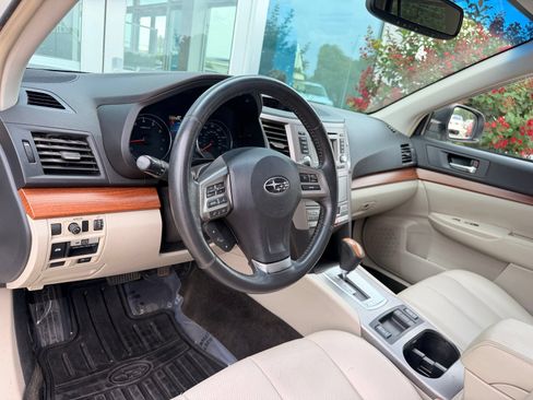 Used 2013 Subaru Outback 2.5i Limited w/ Moonroof Pkg AWD/4WD image 15