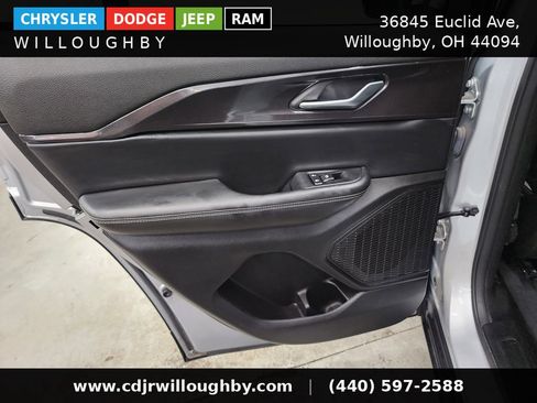 Used 2023 Jeep Grand Cherokee Altitude AWD/4WD image 27