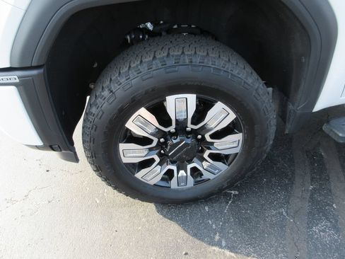 Used 2025 GMC Sierra 2500 Denali w/ Denali Reserve Package AWD/4WD image 17