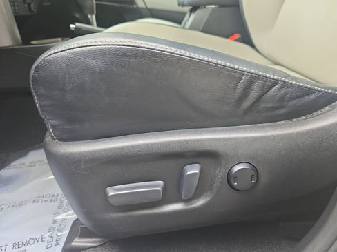 Used 2017 Toyota RAV4 Limited FWD image 28