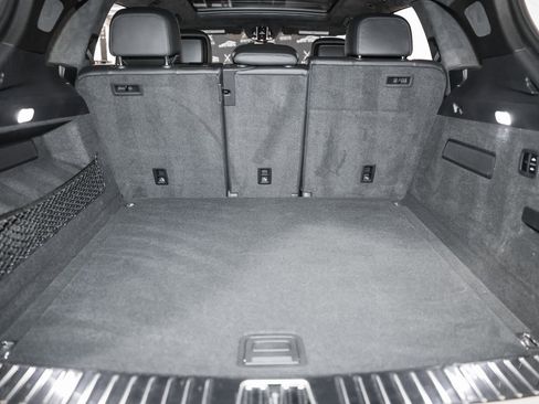 Used 2019 Porsche Cayenne Turbo w/ Sportdesign Package image 34