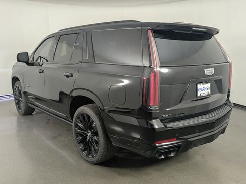Used 2025 Cadillac Escalade V w/ LPO, ONYX Package AWD/4WD image 6