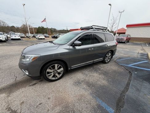 Used 2015 Nissan Pathfinder Platinum image 3