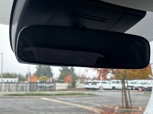 Used 2024 Toyota Corolla Cross LE image 25