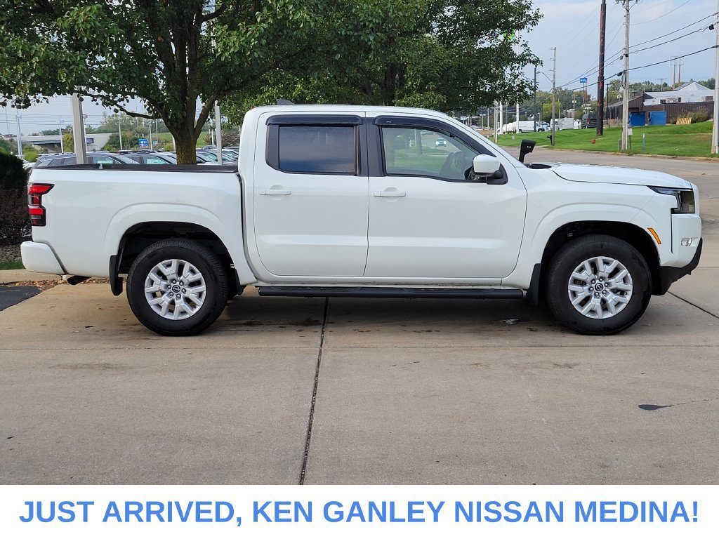 Certified 2022 Nissan Frontier SV w/ Technology Package AWD/4WD image 2