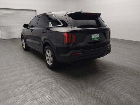 Used 2022 Kia Sorento LX FWD image 5