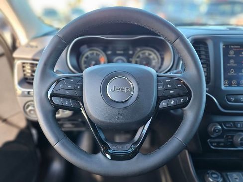 Used 2023 Jeep Cherokee Altitude Lux image 23