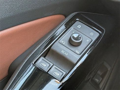 Certified 2022 Volkswagen ID.4 Pro S image 25