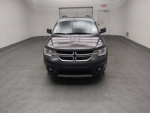 Used 2019 Dodge Journey SE w/ Connectivity Group FWD image 14