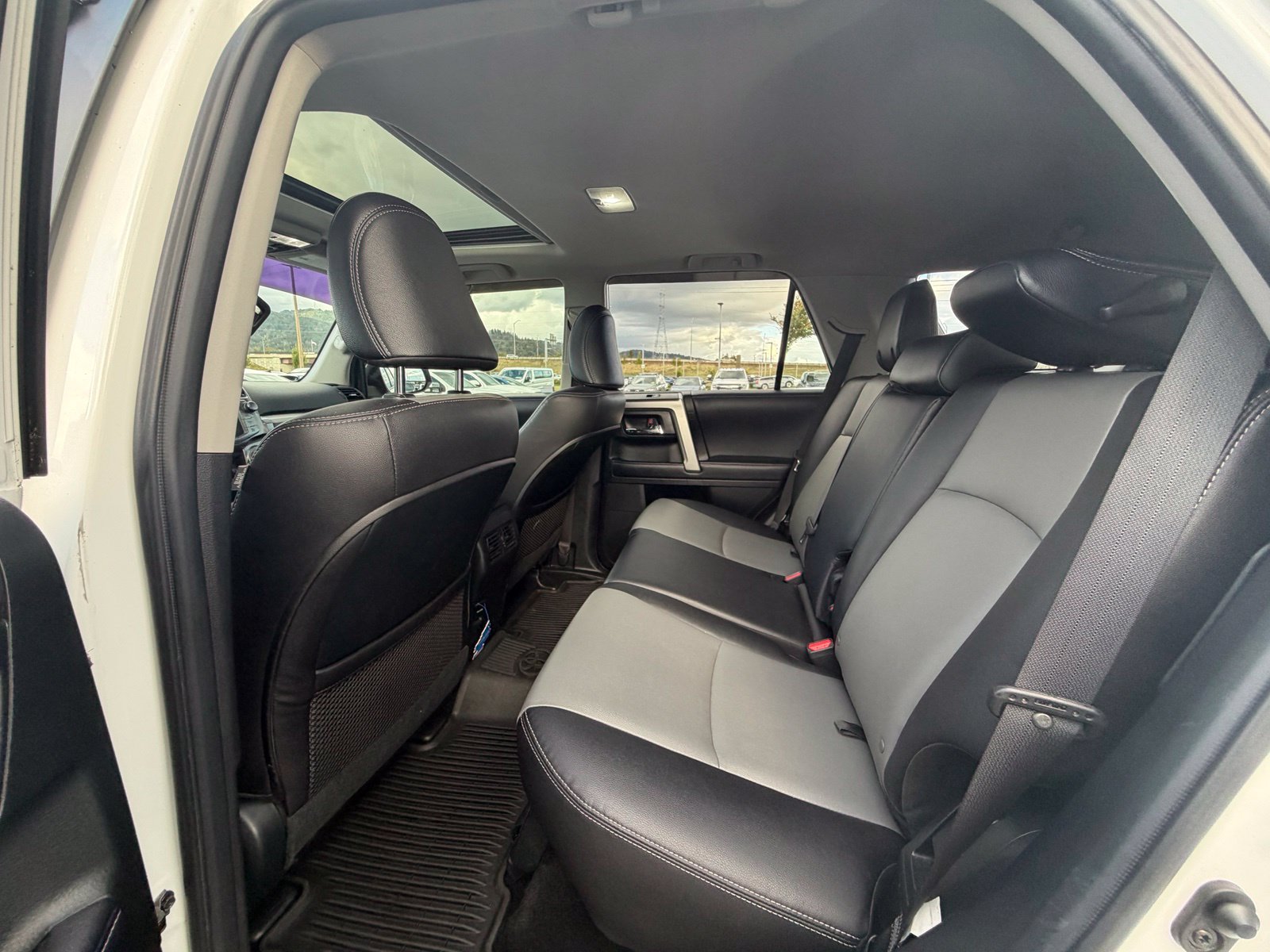 Used 2018 Toyota 4Runner SR5 Premium AWD/4WD image 8