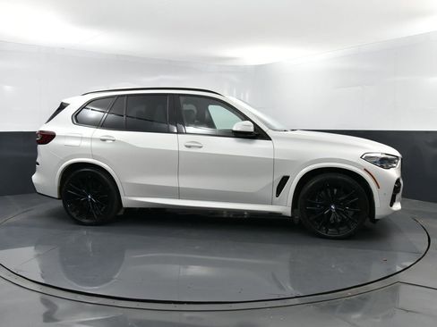Used 2022 BMW X5 M50i w/ Executive Package image 41