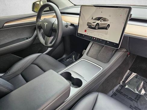 Used 2023 Tesla Model Y Long Range AWD/4WD image 11