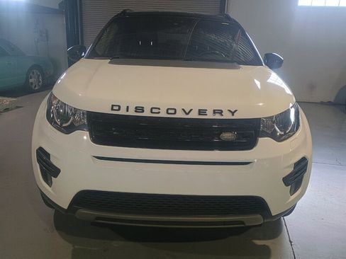 Used 2019 Land Rover Discovery Sport SE image 8