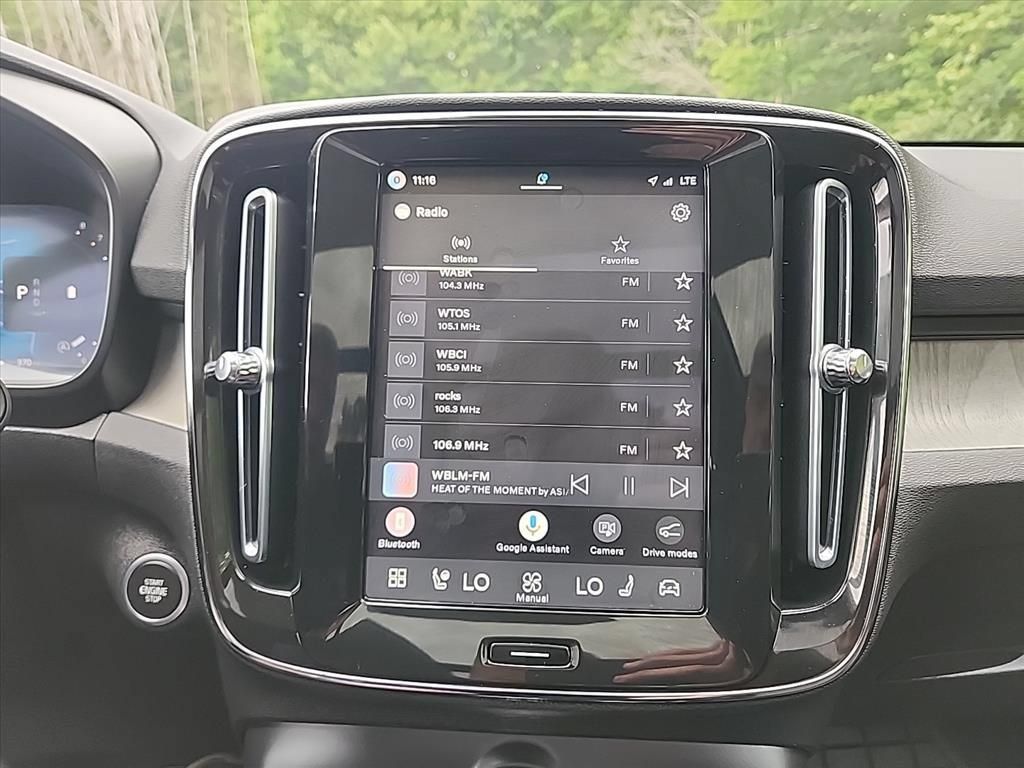 Certified 2026 Volvo XC40 B5 Plus AWD/4WD image 19