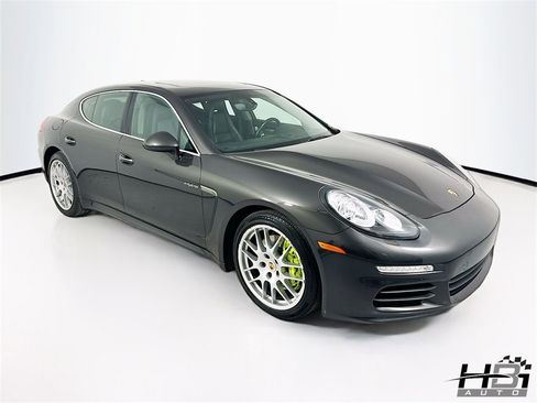 Used 2015 Porsche Panamera S w/ Premium Package Plus image 4