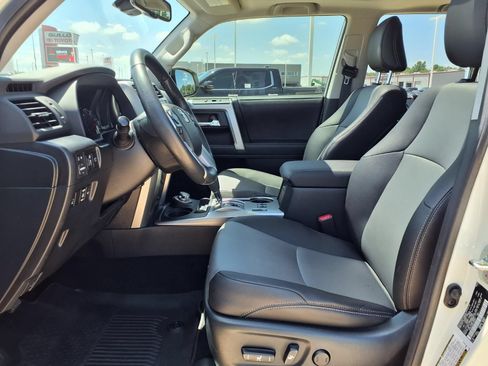 Certified 2023 Toyota 4Runner SR5 Premium w/ Moonroof Package AWD/4WD image 20