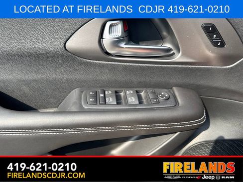 New 2027 Chrysler Pacifica Select FWD image 15