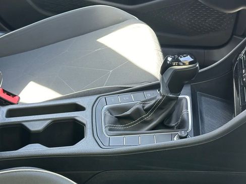 Used 2025 Volkswagen Jetta Sport image 4