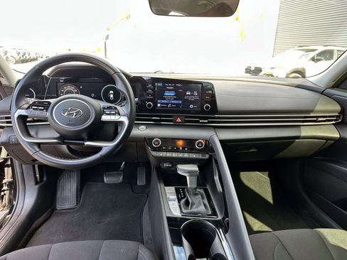 Used 2022 Hyundai Elantra SEL w/ Convenience Package image 17