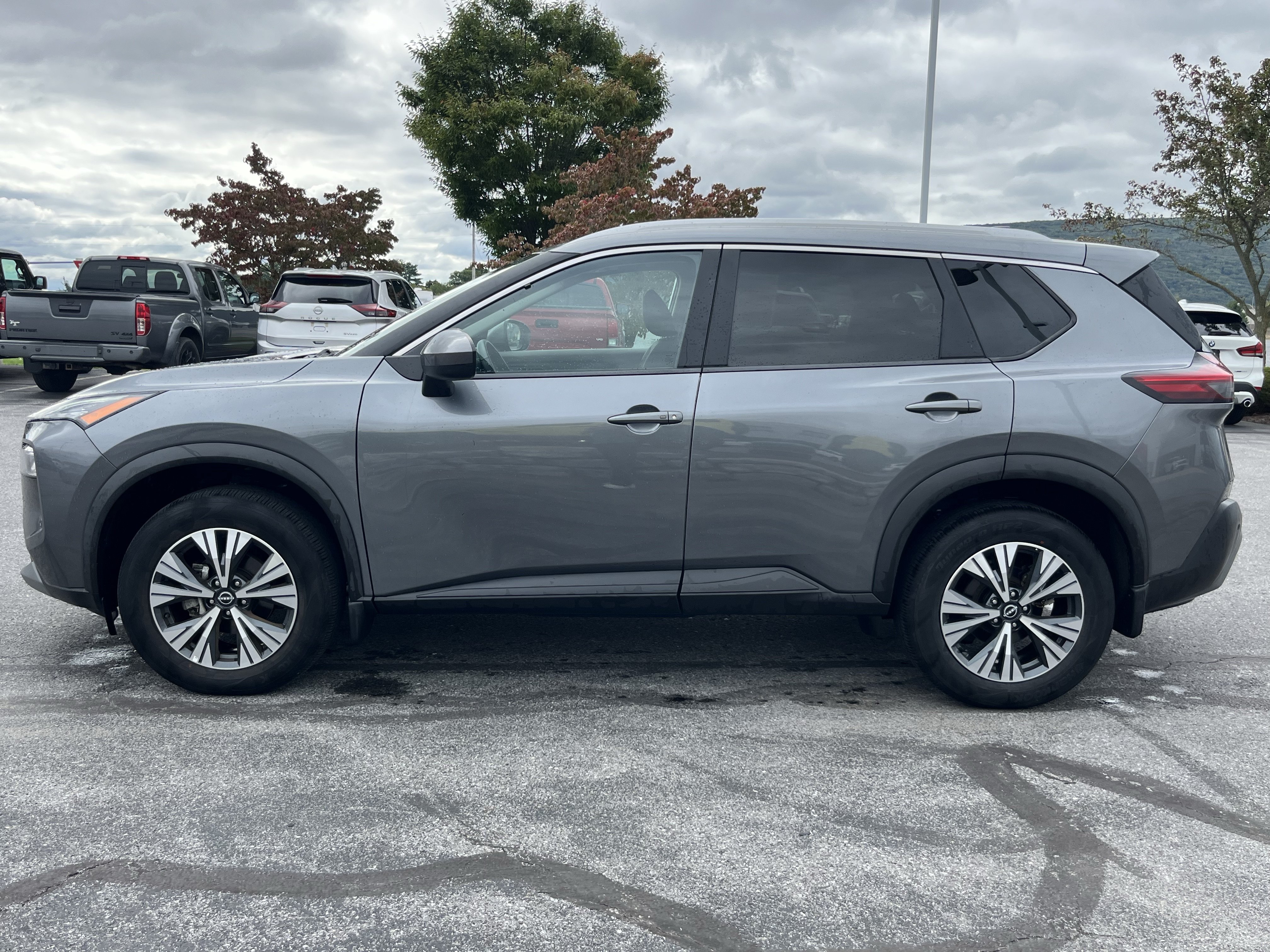 Used 2023 Nissan Rogue SV w/ SV Premium B Package AWD/4WD image 6