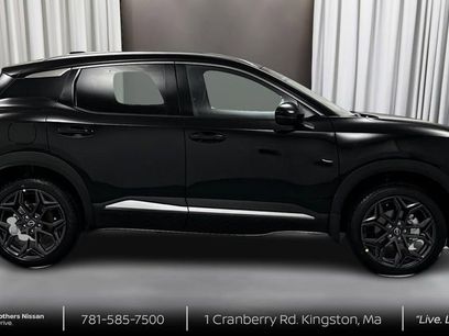 New 2025 Nissan Kicks SR w/ SR Premium Package