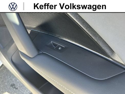 New 2026 Volkswagen Tiguan SE R-Line FWD image 33