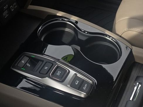 Used 2020 Honda Pilot Touring image 23