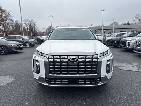 Used 2023 Hyundai Palisade Calligraphy image 2