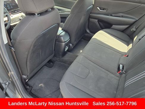 Used 2024 Hyundai Elantra SEL FWD image 15