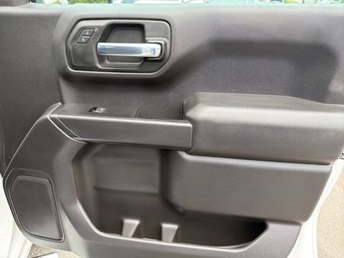 Used 2020 GMC Sierra 1500 4x4 Crew Cab w/ Sierra Value Package image 22