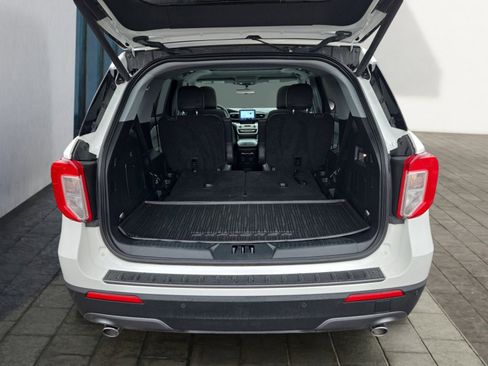 Used 2023 Ford Explorer XLT w/ Equipment Group 202A image 26