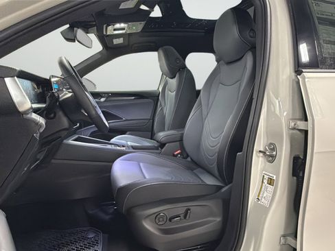 New 2026 Volkswagen Tiguan SE R-Line image 17