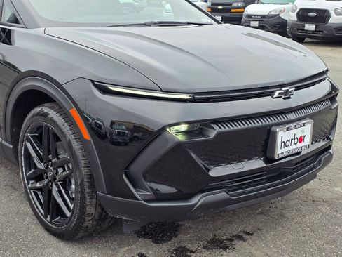 New 2026 Chevrolet Equinox EV LT w/ LPO, Blackout Package image 9