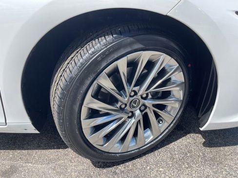 Used 2023 Lexus ES 300h Ultra Luxury w/ Accessory Package (Z1) FWD image 59