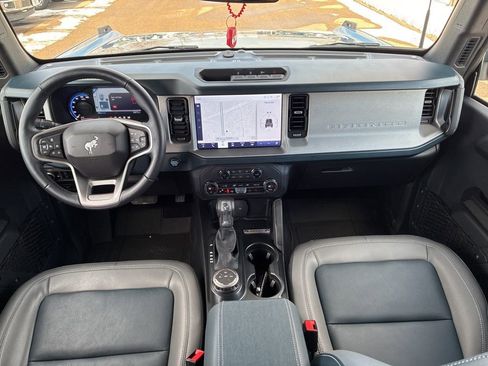 Used 2024 Ford Bronco Outer Banks AWD/4WD image 15