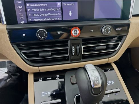 Certified 2026 Porsche Macan image 18