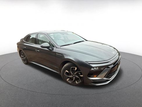 Used 2025 Hyundai Sonata SEL image 2