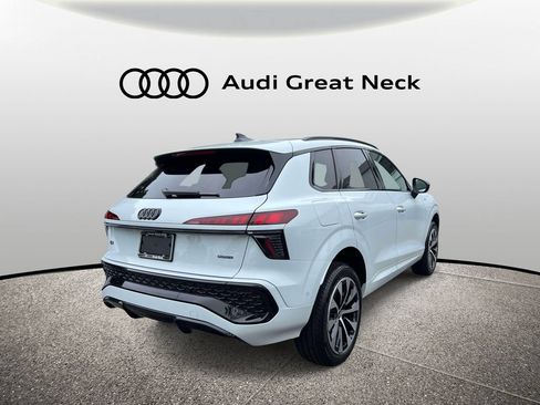 New 2026 Audi Q3 quattro 2.0T AWD/4WD image 8