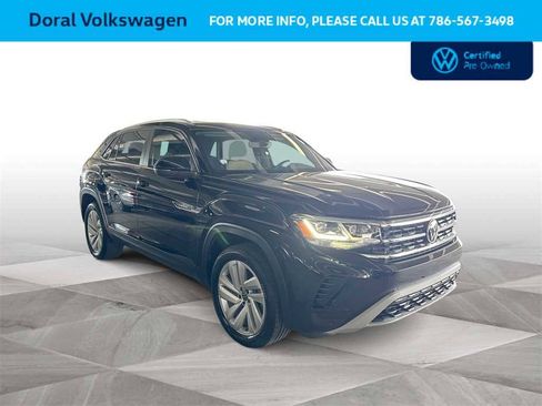 Certified 2022 Volkswagen Atlas Cross Sport SE image 2