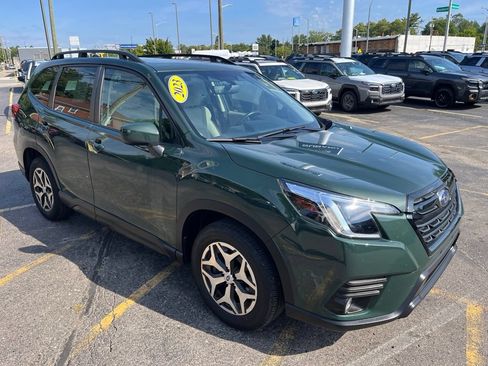 Certified 2023 Subaru Forester Premium AWD/4WD image 3