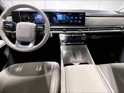 Used 2025 Hyundai Santa Fe SEL image 18