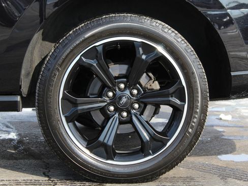 Used 2022 Ford Expedition Max Limited image 27