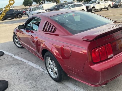 Used 2006 Ford Mustang GT RWD image 3