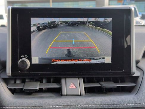 Used 2024 Toyota RAV4 XLE FWD image 21