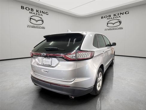 Used 2018 Ford Edge SE FWD image 5